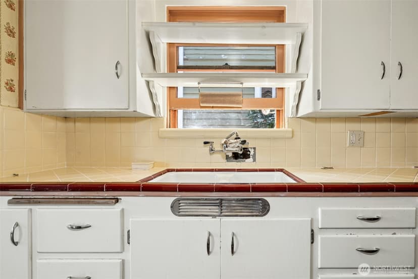 Property photo for 6505 Dayton Avenue N, Seattle photo 10