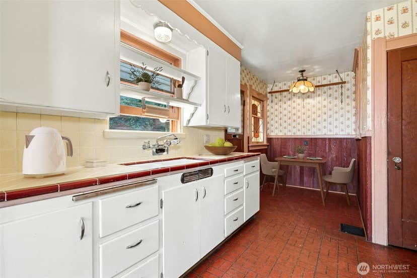 Property photo for 6505 Dayton Avenue N, Seattle photo 9