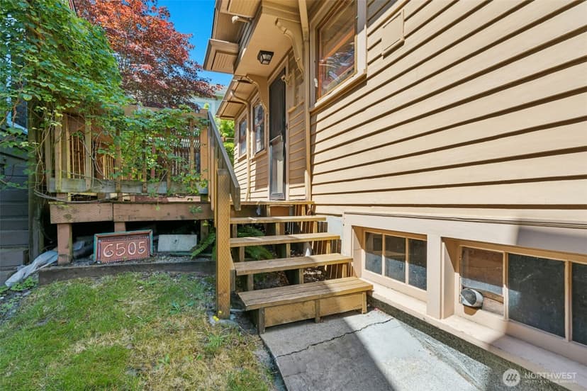 Property photo for 6505 Dayton Avenue N, Seattle photo 22