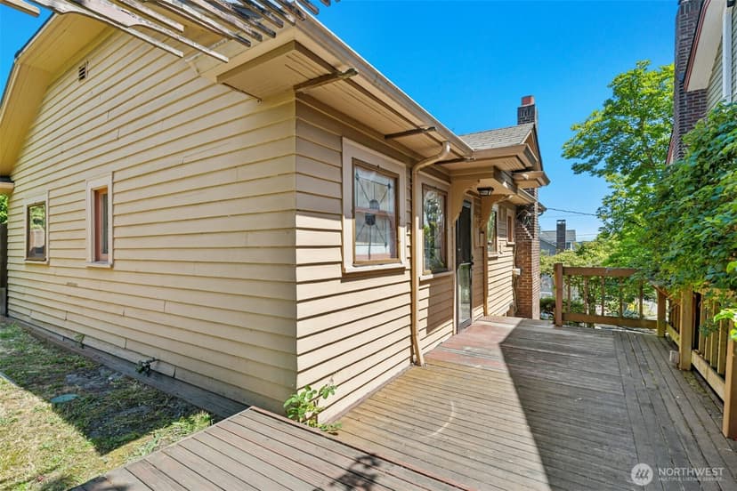 Property photo for 6505 Dayton Avenue N, Seattle photo 26