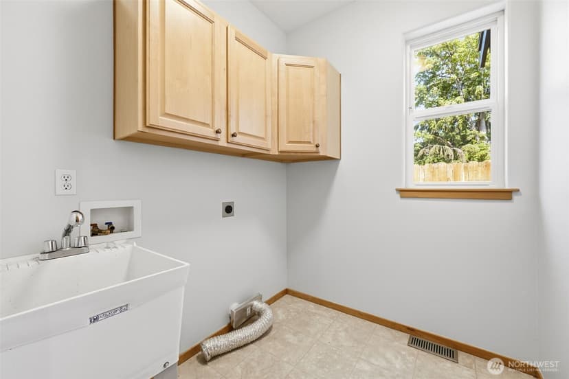 Property photo for 21506 117th Avenue SE, Kent photo 24