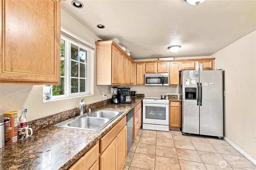 Property photo for 8316 121st Street SW, Lakewood photo 5