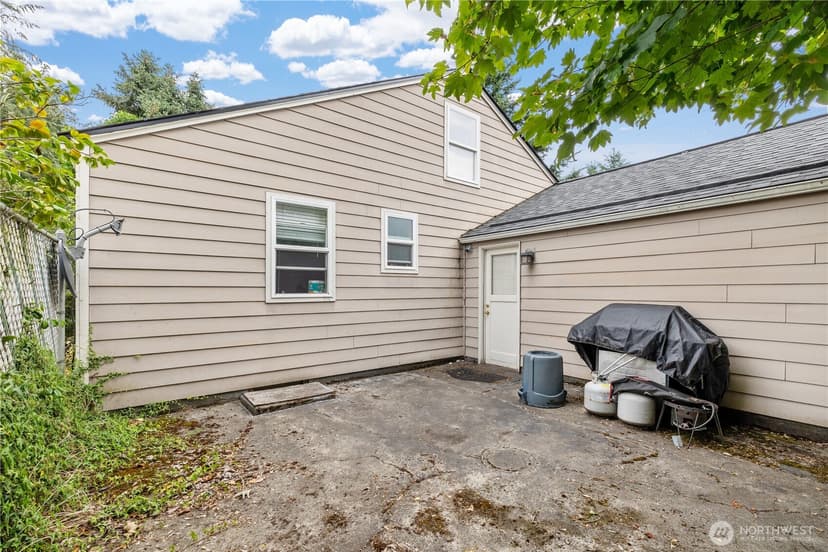 Property photo for 8316 121st Street SW, Lakewood photo 13