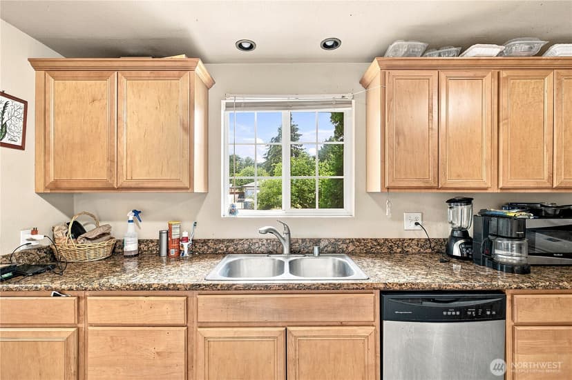 Property photo for 8316 121st Street SW, Lakewood photo 6