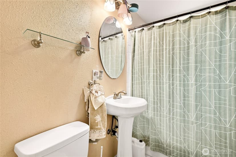 Property photo for 8316 121st Street SW, Lakewood photo 7