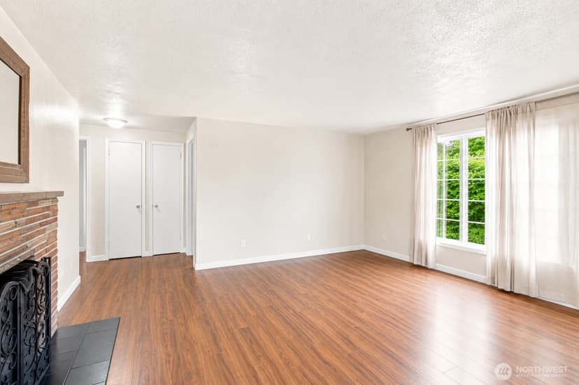 Property photo for 8316 121st Street SW, Lakewood photo 4