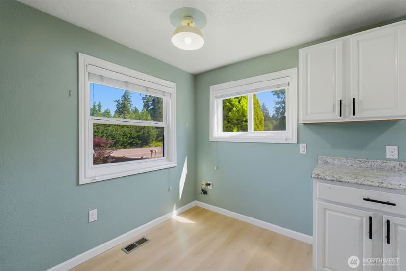 Property photo for 11418 Jovita Boulevard E, Edgewood photo 8