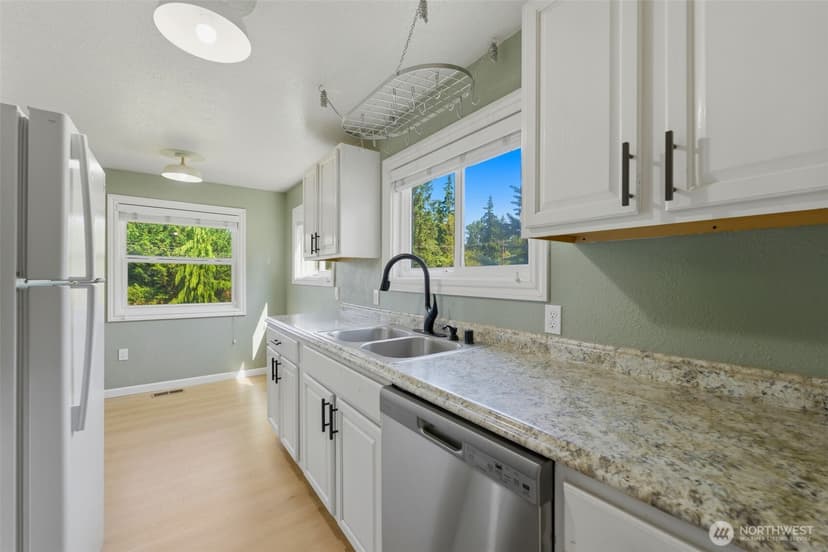 Property photo for 11418 Jovita Boulevard E, Edgewood photo 6