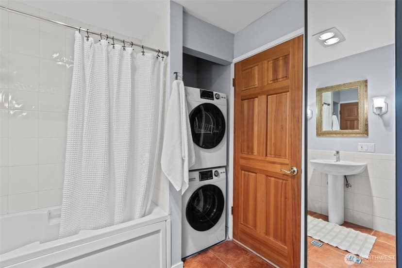 Property photo for 2025 Fairview Avenue E #E, Seattle photo 23