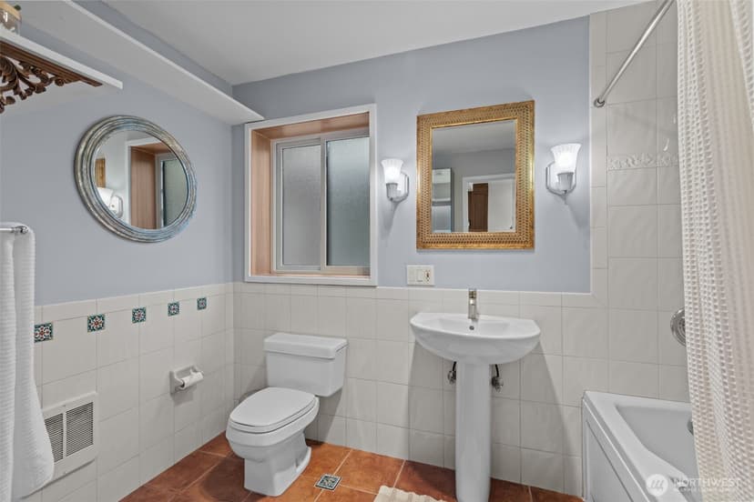 Property photo for 2025 Fairview Avenue E #E, Seattle photo 20