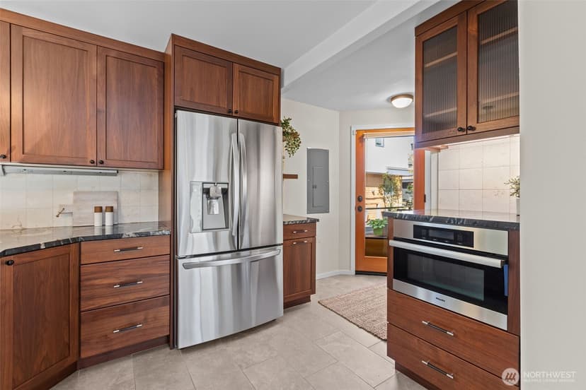 Property photo for 2025 Fairview Avenue E #E, Seattle photo 16