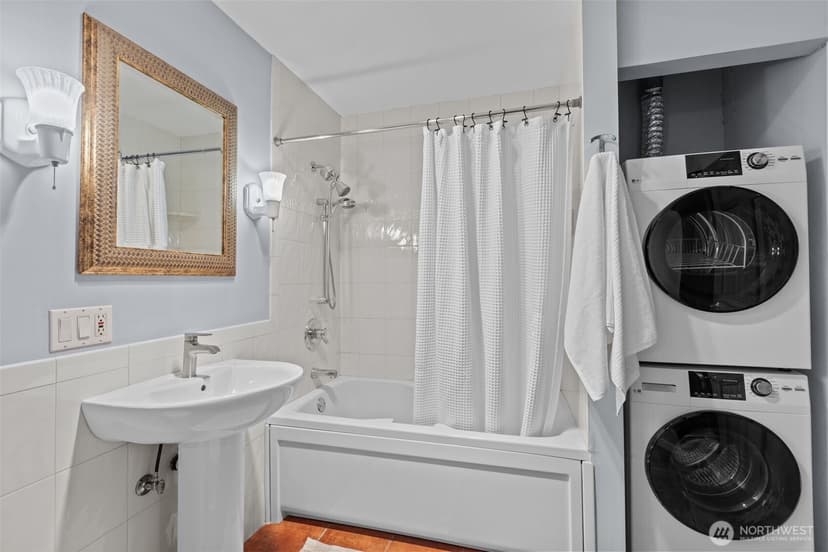 Property photo for 2025 Fairview Avenue E #E, Seattle photo 22