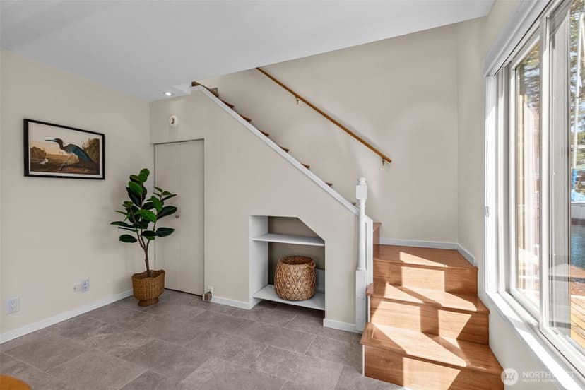 Property photo for 2025 Fairview Avenue E #E, Seattle photo 24