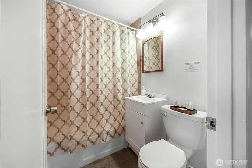 Property photo for 9201 36 Avenue S, Seattle photo 16