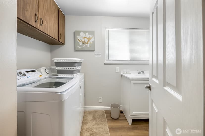 Property photo for 9201 36 Avenue S, Seattle photo 12