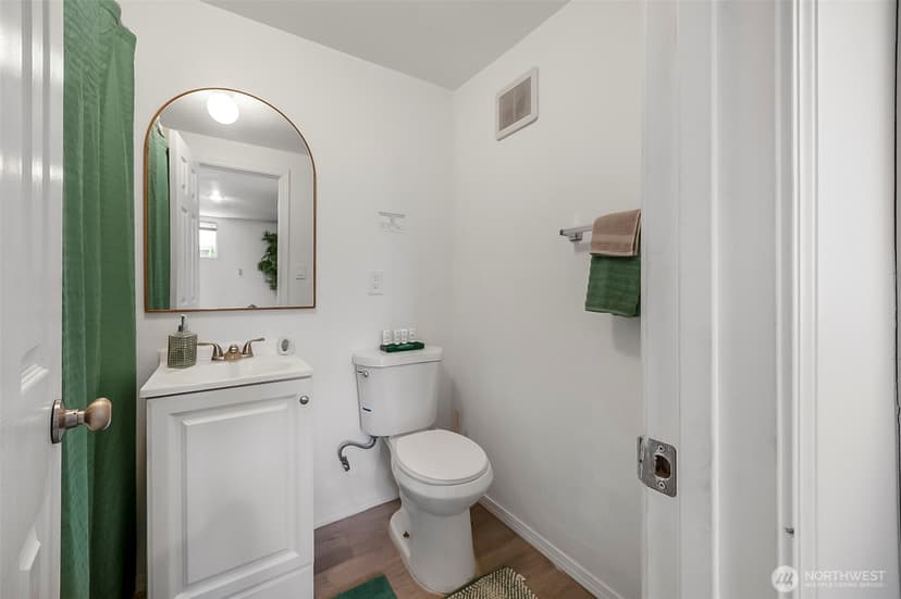 Property photo for 9201 36 Avenue S, Seattle photo 21