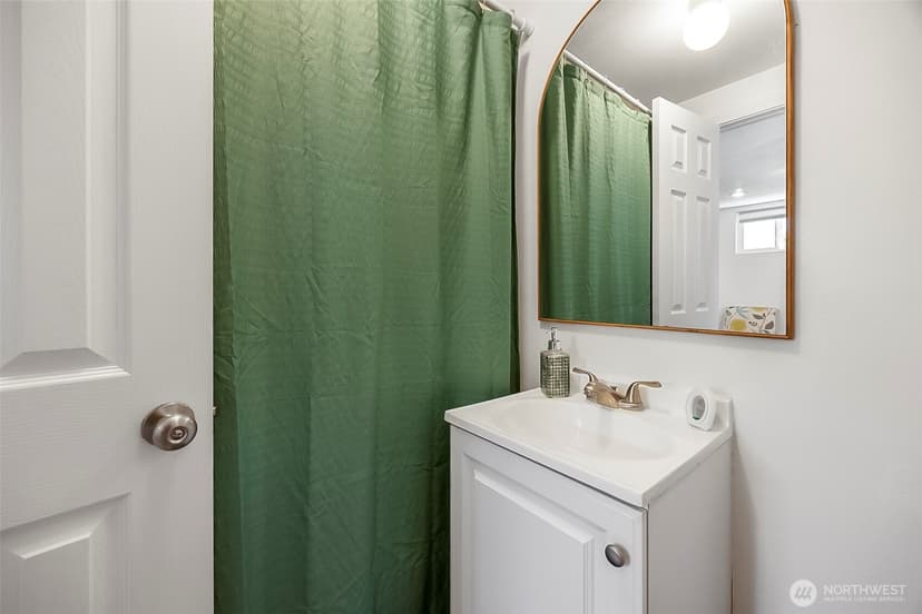 Property photo for 9201 36 Avenue S, Seattle photo 22