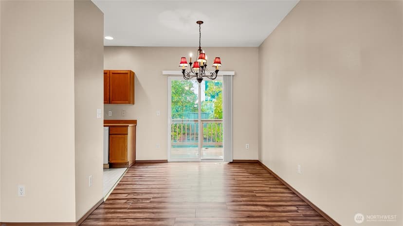 Property photo for 19601 Knoll Dr, Arlington photo 8