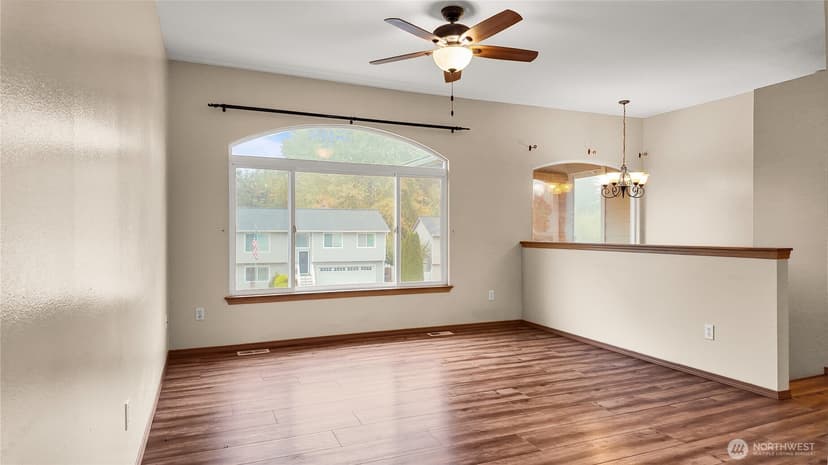 Property photo for 19601 Knoll Dr, Arlington photo 4