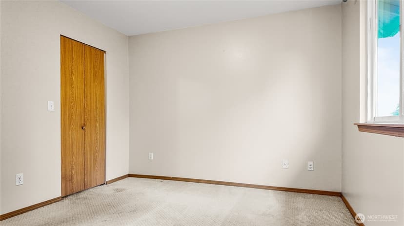 Property photo for 19601 Knoll Dr, Arlington photo 15