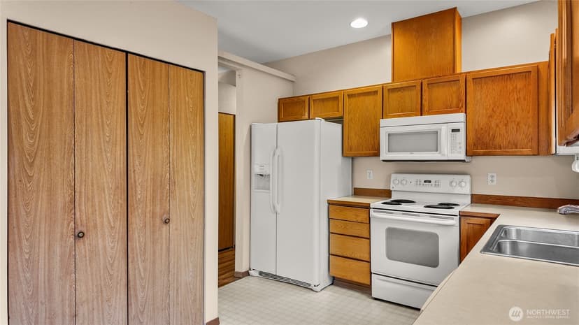 Property photo for 19601 Knoll Dr, Arlington photo 11