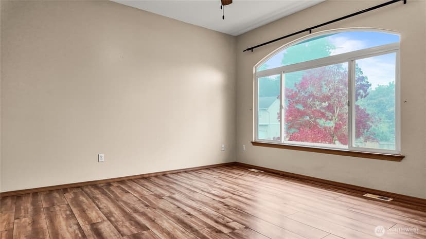 Property photo for 19601 Knoll Dr, Arlington photo 6