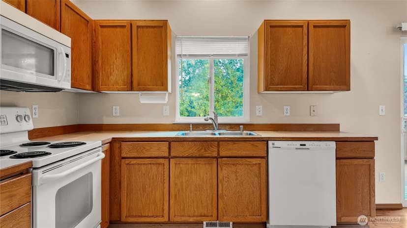 Property photo for 19601 Knoll Dr, Arlington photo 12