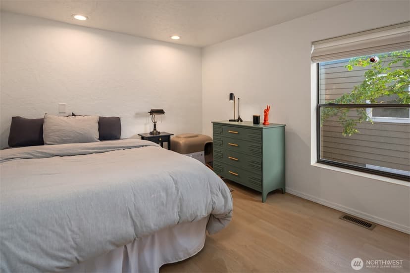 Property photo for 1627 California Avenue SW #2, Seattle photo 20
