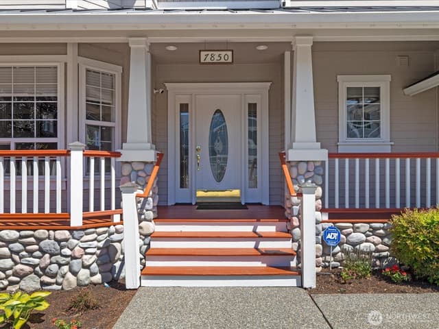 Property photo for 7850 123rd Avenue NE, Kirkland photo 2