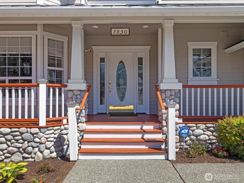 Property photo for 7850 123rd Avenue NE, Kirkland photo 2