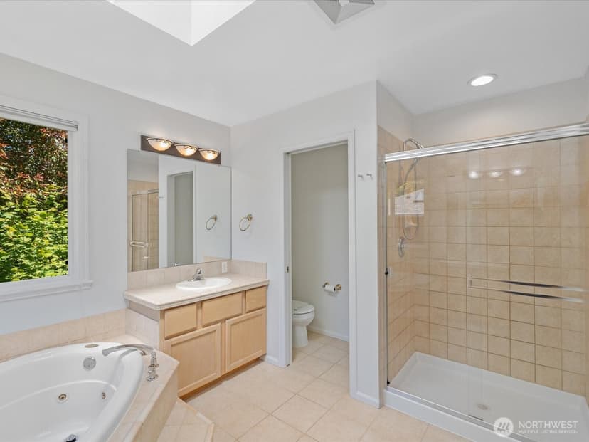 Property photo for 7850 123rd Avenue NE, Kirkland photo 9