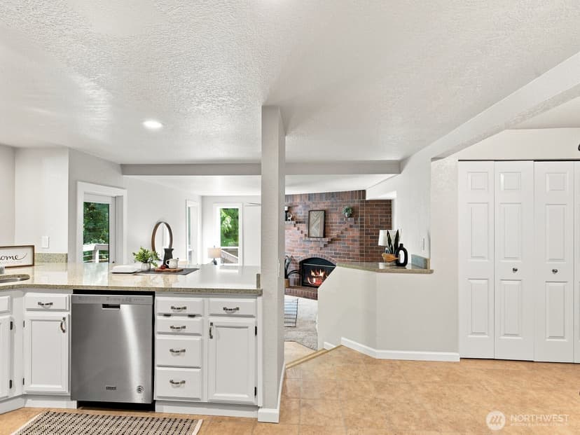 Property photo for 5018 97th Place SW, Mukilteo photo 11