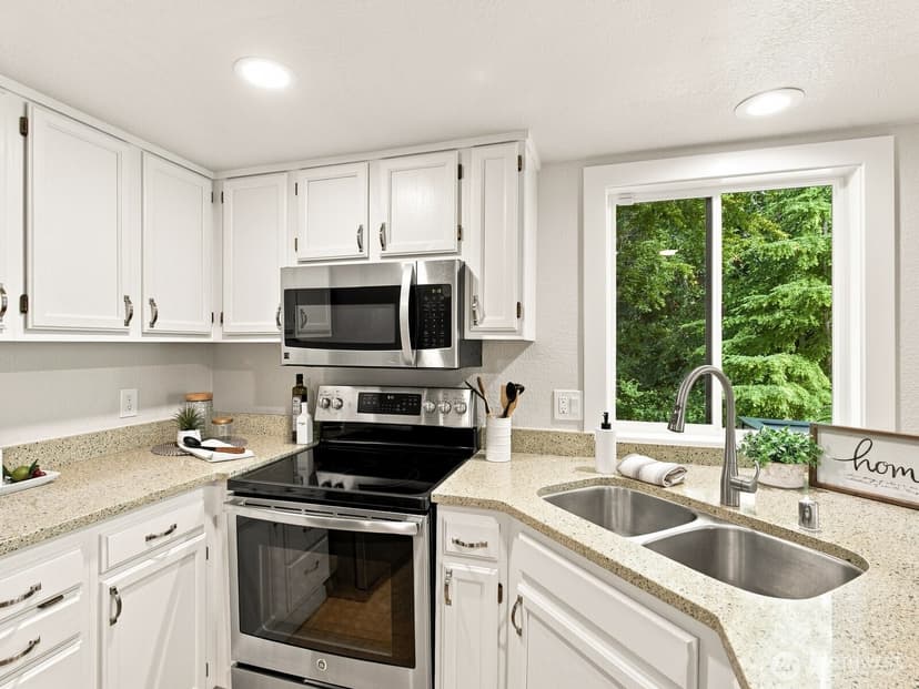 Property photo for 5018 97th Place SW, Mukilteo photo 12
