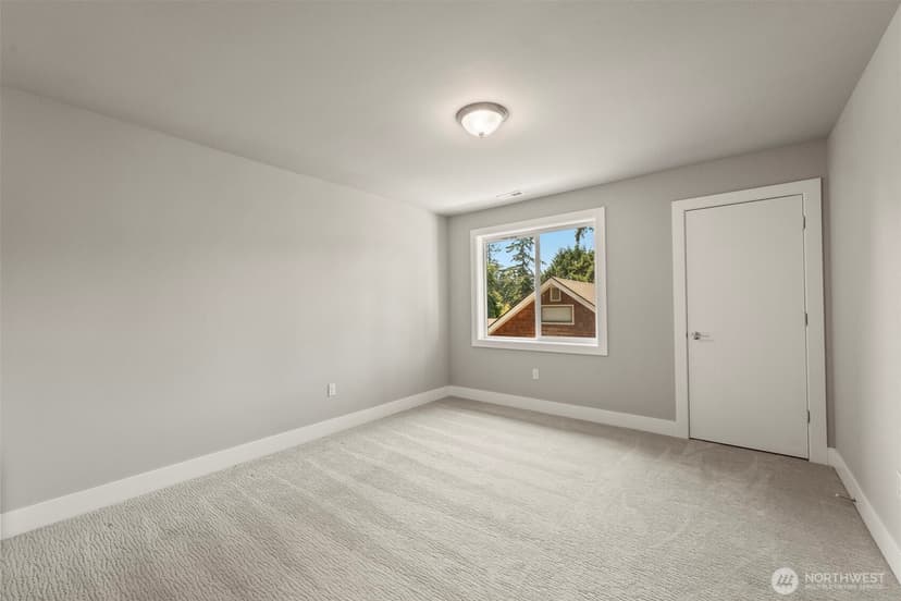 Property photo for 15204 Greenwood Avenue N, Shoreline photo 24