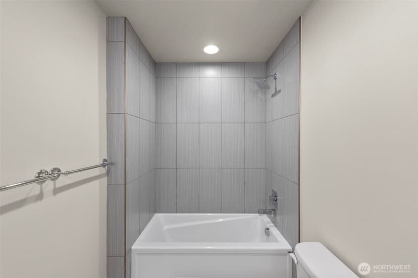 Property photo for 15204 Greenwood Avenue N, Shoreline photo 27