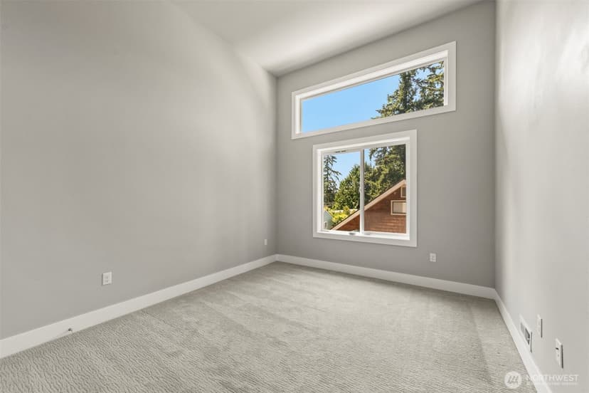 Property photo for 15204 Greenwood Avenue N, Shoreline photo 23