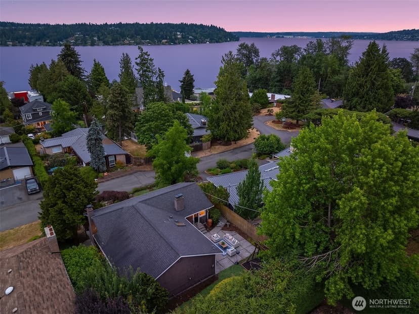 Property photo for 6425 Hampton Road S, Seattle photo 2