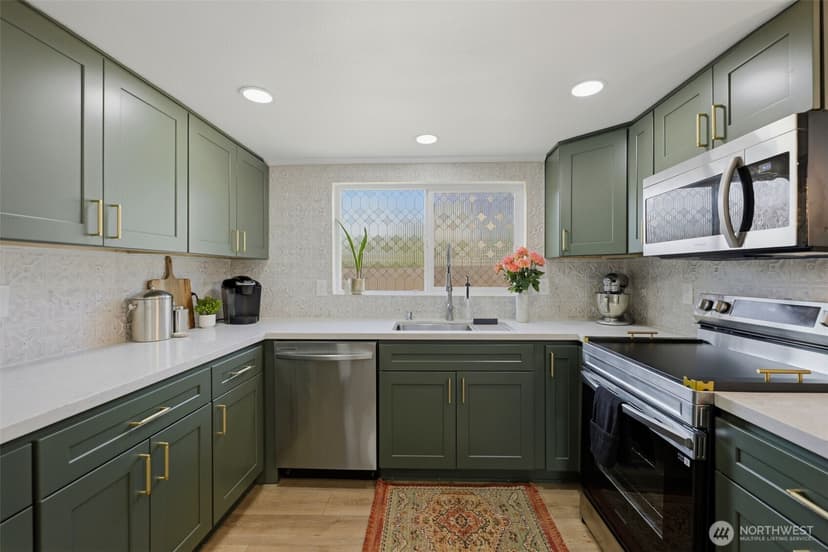 Property photo for 1255 S Grant Avenue, Tacoma photo 11