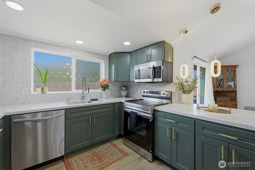 Property photo for 1255 S Grant Avenue, Tacoma photo 13