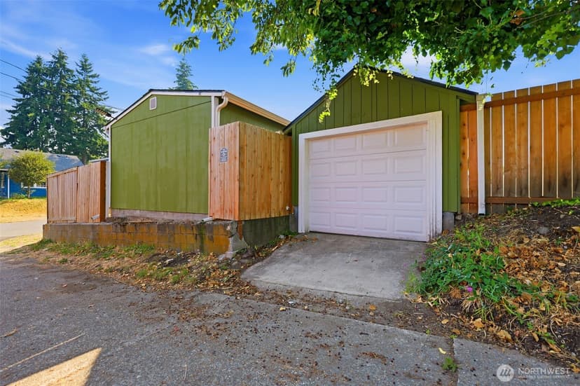 Property photo for 1255 S Grant Avenue, Tacoma photo 31