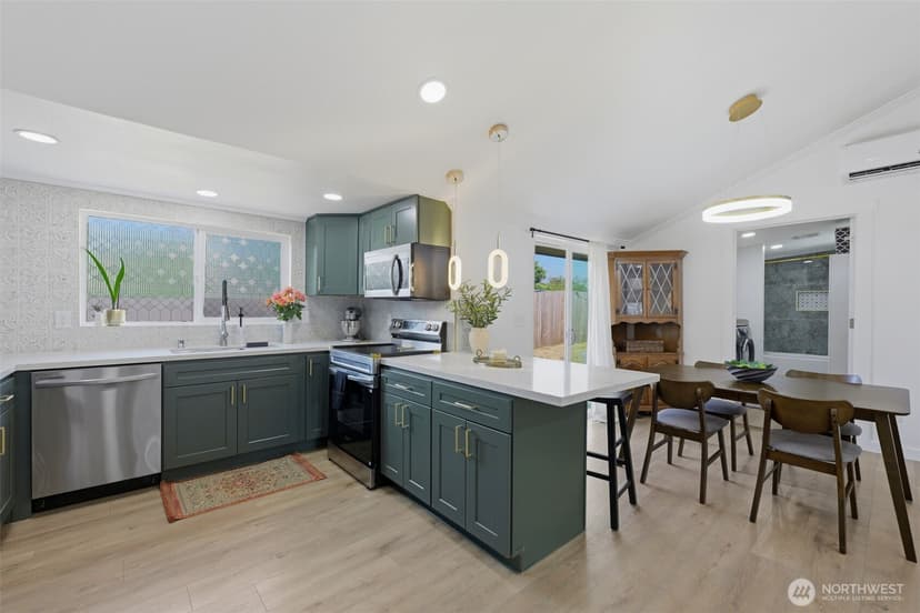 Property photo for 1255 S Grant Avenue, Tacoma photo 15
