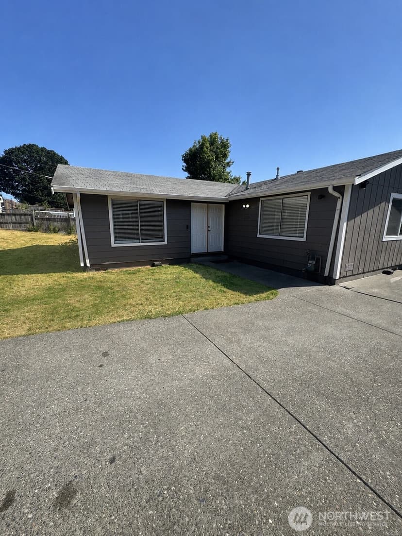 Property photo for 7139 S Tyler Street Ct, Tacoma photo 2