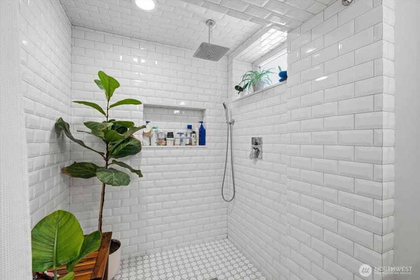 Property photo for 10038 13th Avenue NW, Seattle photo 26
