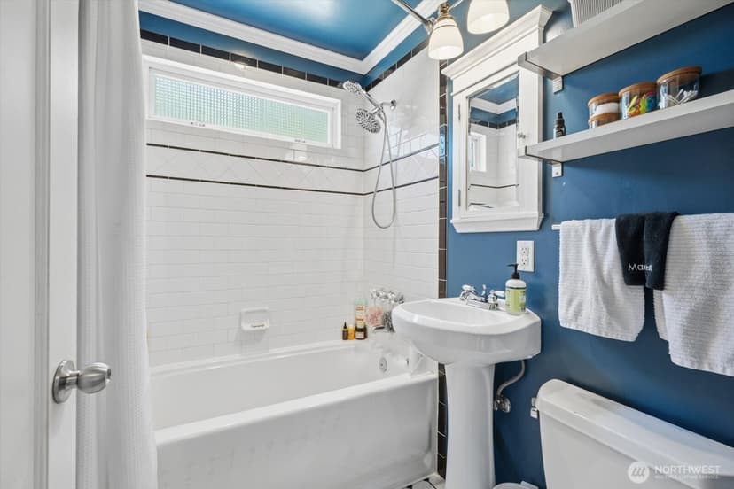Property photo for 10038 13th Avenue NW, Seattle photo 17