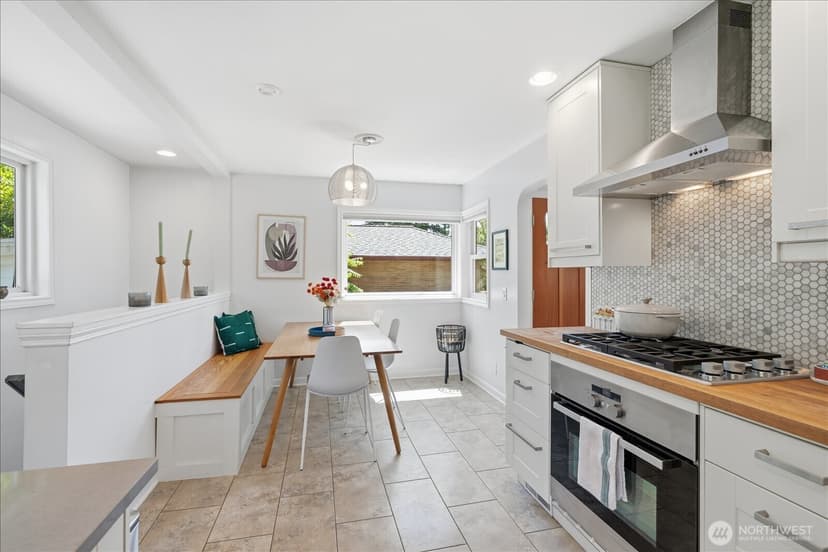 Property photo for 10038 13th Avenue NW, Seattle photo 10