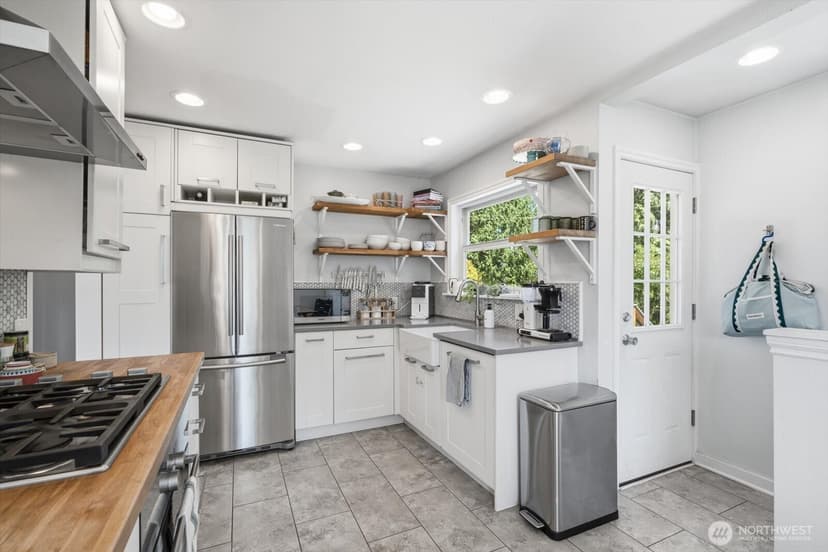 Property photo for 10038 13th Avenue NW, Seattle photo 13
