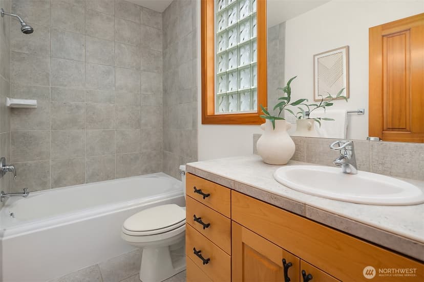 Property photo for 227 8th Avenue, Kirkland photo 30