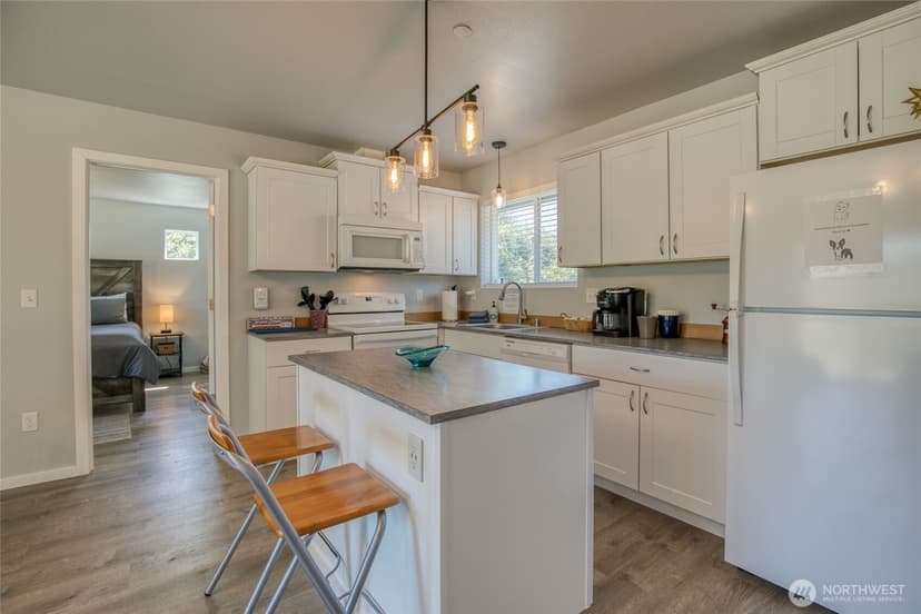 Property photo for 998 Point Brown Avenue SE, Ocean Shores photo 10