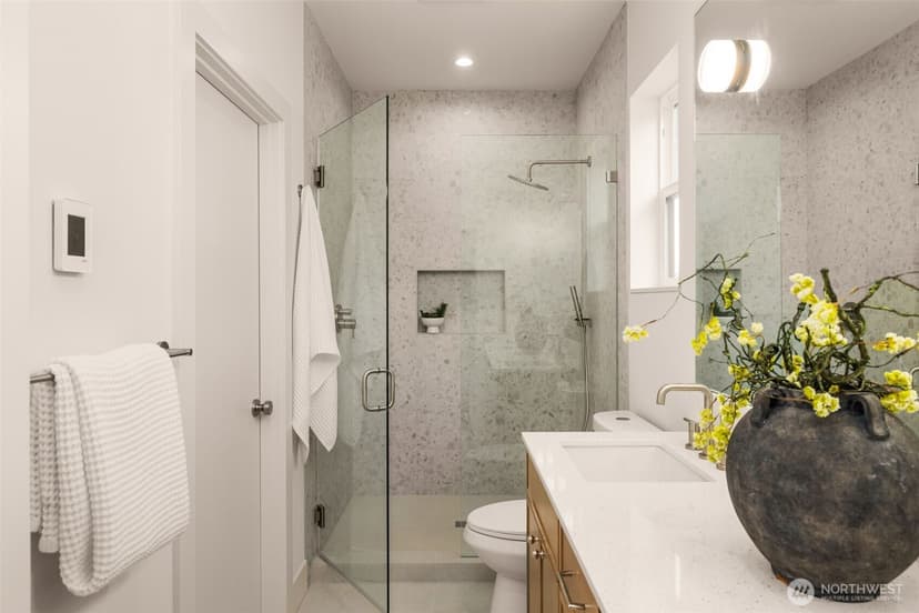 Property photo for 10331 Ashworth Avenue N, Seattle photo 19