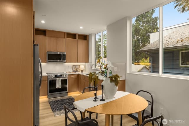 Property photo for 10331 Ashworth Avenue N, Seattle photo 5